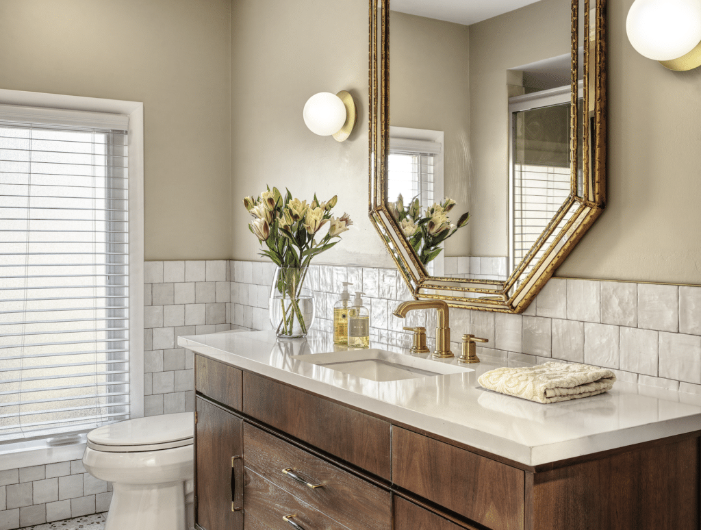 bathroom_for_carousel
